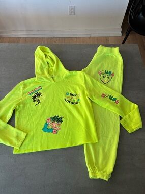 Firehouse “vacation” sweatsuit